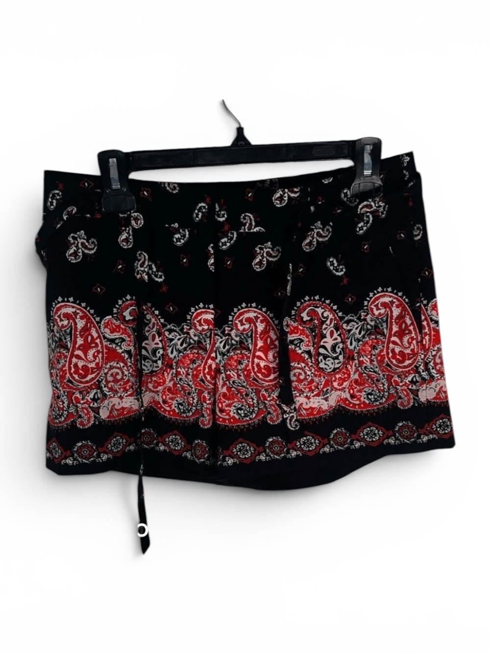 Ann Taylor LOFT Black Sunset Paisley Belted Shorts P0
